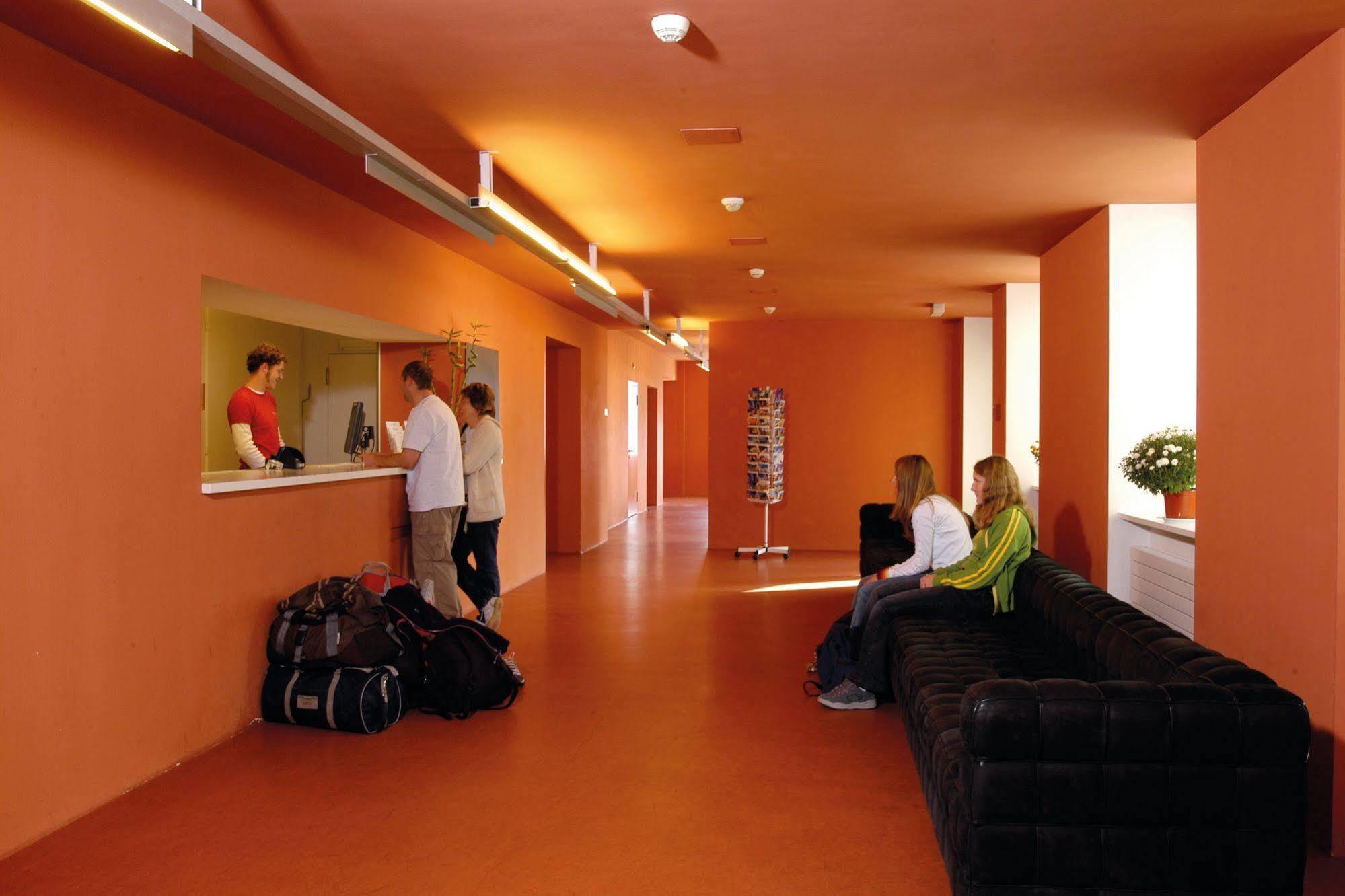Davos Youth Hostel Екстер'єр фото